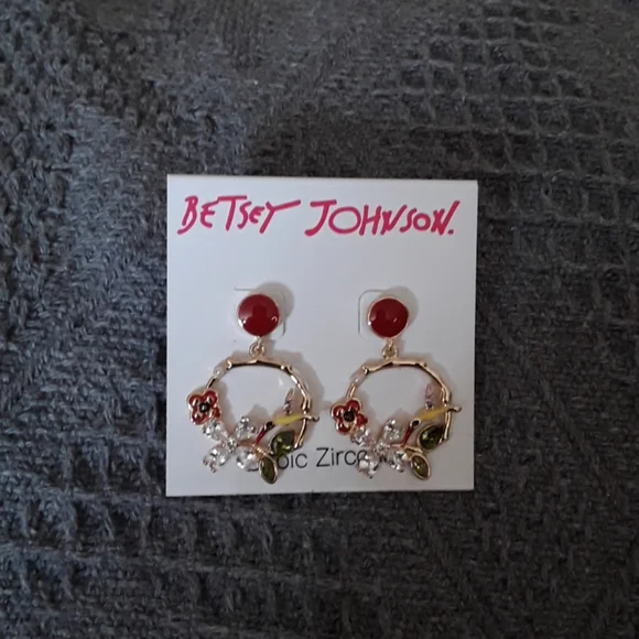 NWT Betsey Johnson CZ FLOWER HUMMINGBIRD EARRINGS - Picture 3 of 8